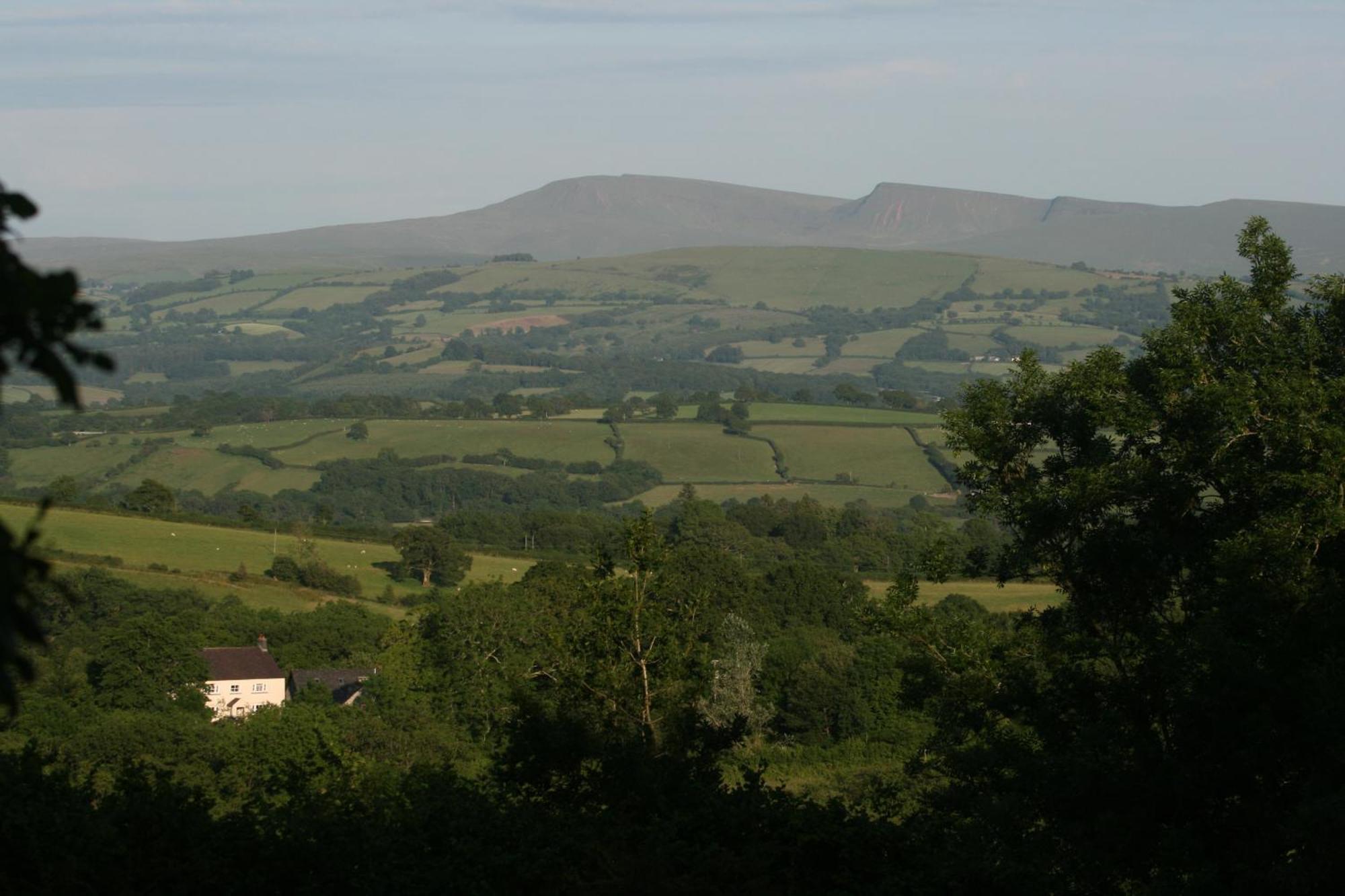 Creatively Converted Barn In Accessible Rural Spot Llanwrda Exteriér fotografie